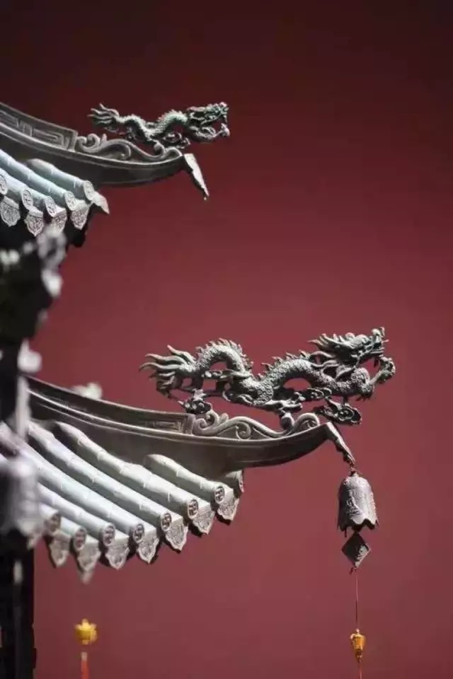 在建筑中,飞檐是用来显示财