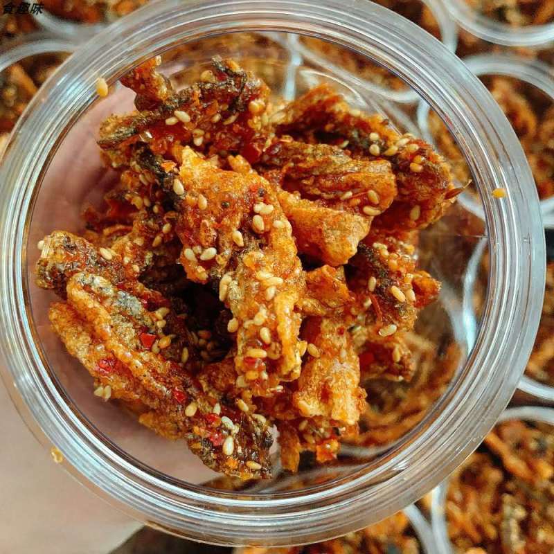 2网红即食海鲜香脆油炸鱼皮鱼干11.8元/瓶(150g/瓶烧烤味)